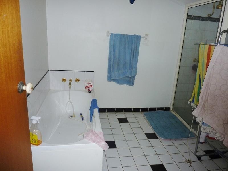 32 & 32A Pacific Haven Cct, Pacific Haven QLD 4659