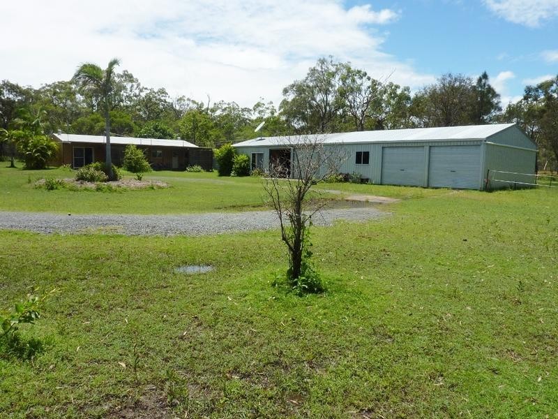 32 & 32A Pacific Haven Cct, Pacific Haven QLD 4659