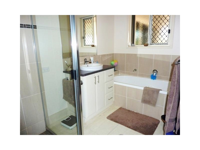 7 ELBOZ CRT, Burrum Heads QLD 4659