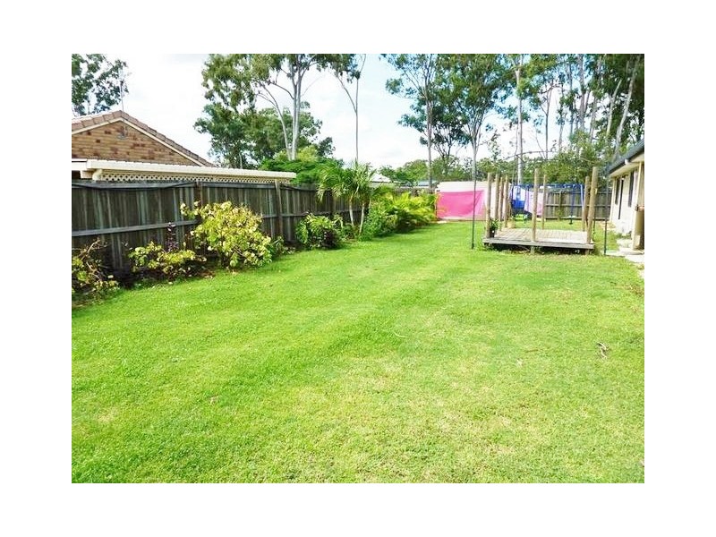 48 James St, Howard QLD 4659