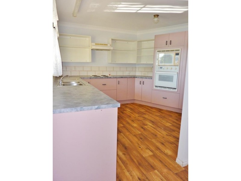 37 Hunter St, Torbanlea QLD 4662
