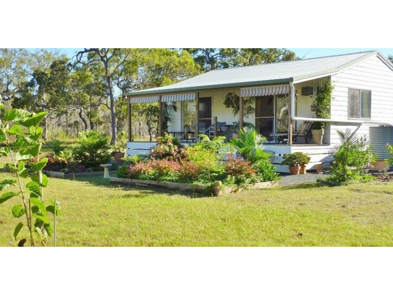 21 Ranch Park Dr, Pacific Haven QLD 4659