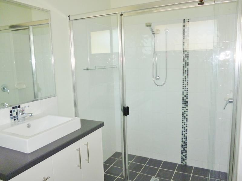 40 James St, Howard QLD 4659