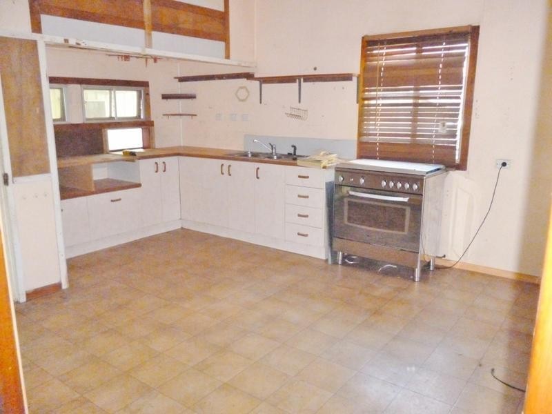 20 James St, Howard QLD 4659