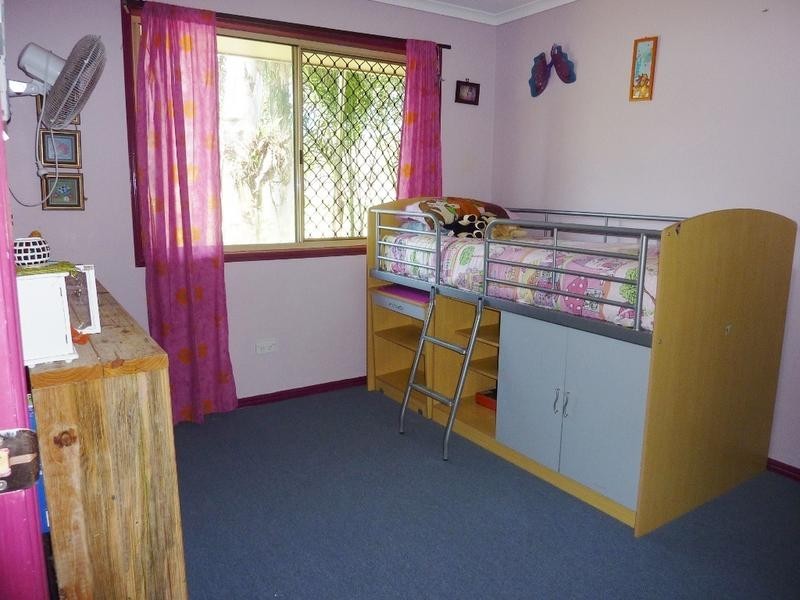 31 Marina Dr, Pacific Haven QLD 4659