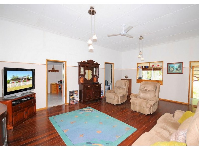 24 Blythe st, Burrum Town QLD 4659