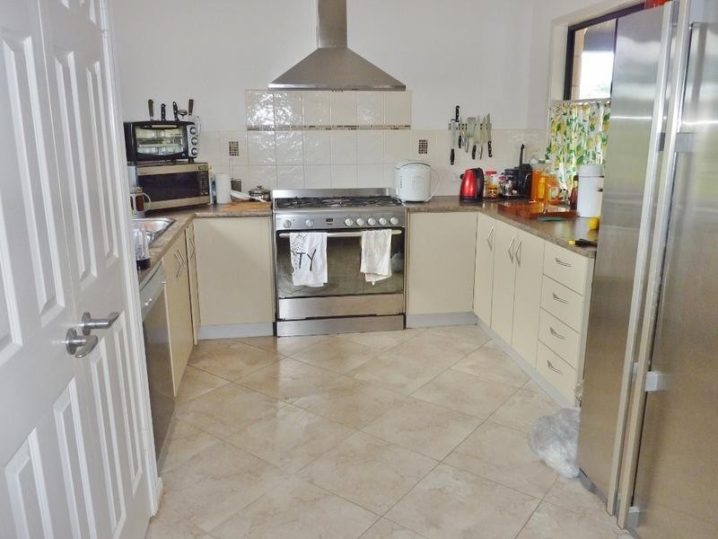 37 James St, Howard QLD 4659
