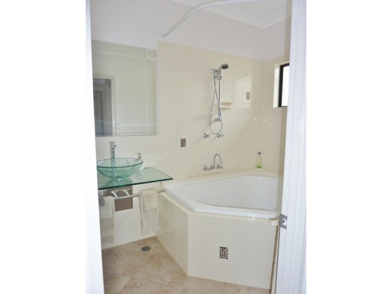 37 James St, Howard QLD 4659