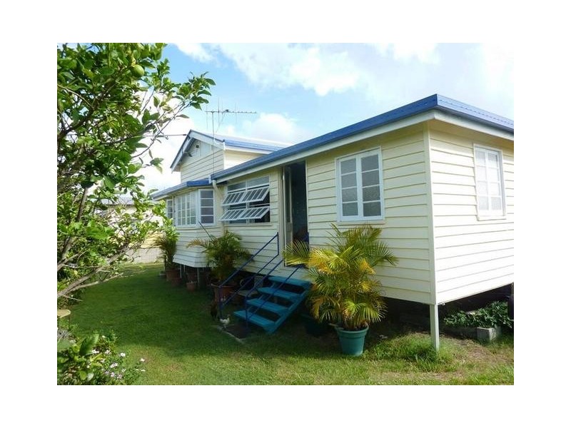 34 Robertson St, Torbanlea QLD 4662