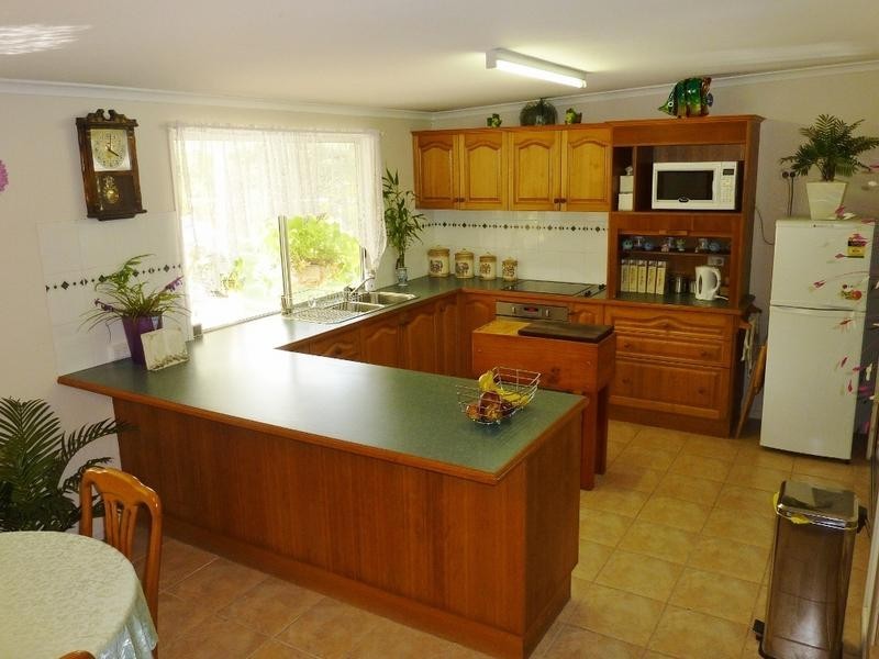 18-20 Edith St, Howard QLD 4659