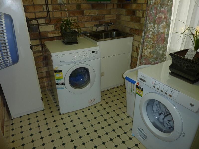 18-20 Edith St, Howard QLD 4659