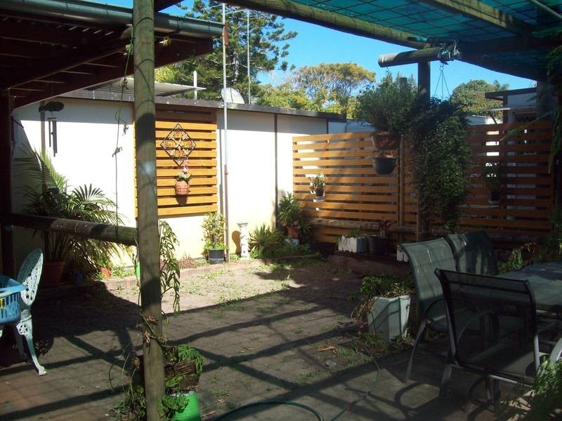 61 Ocean St, Torquay QLD 4655