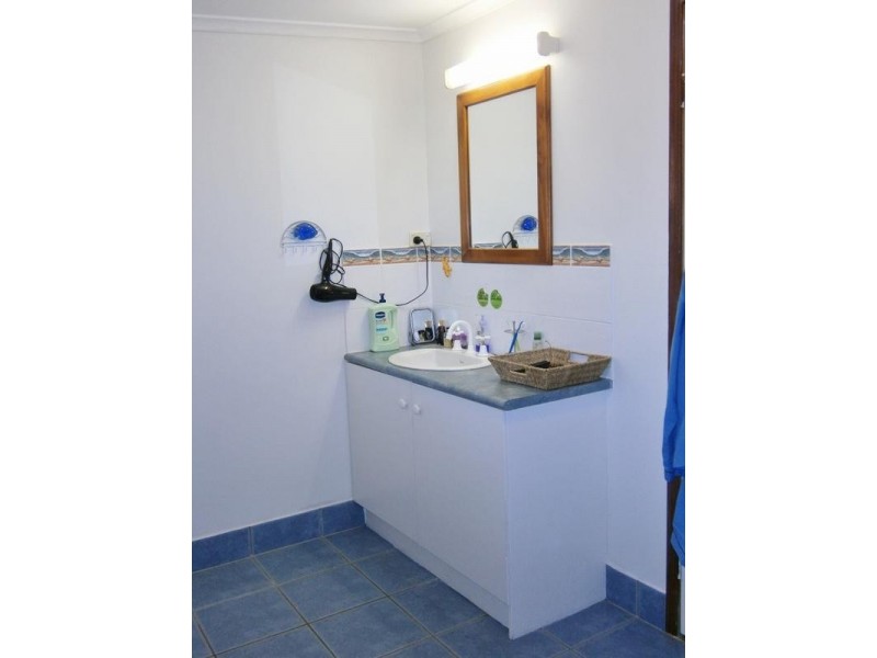 24 Annie St, Howard QLD 4659