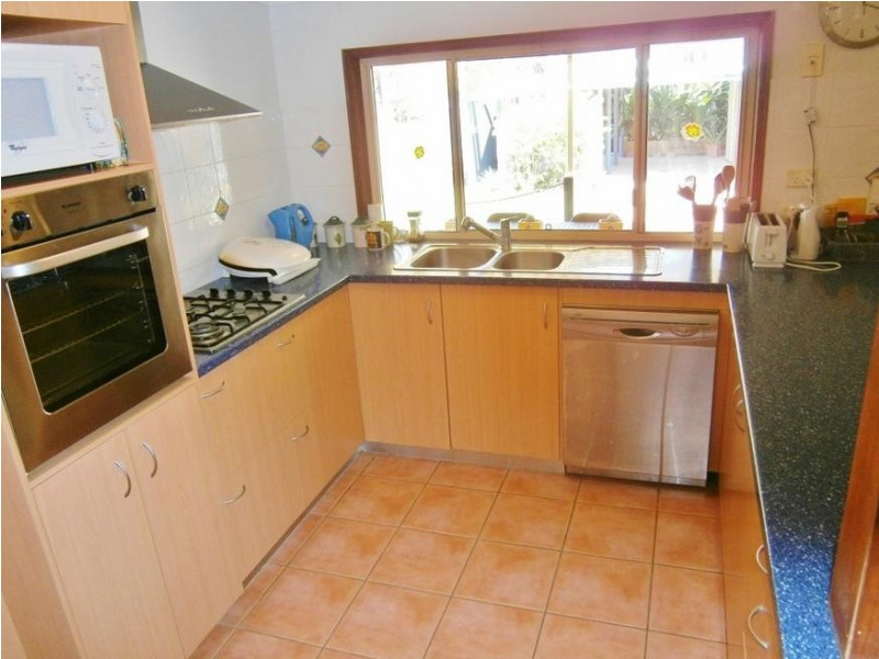 24 Annie St, Howard QLD 4659