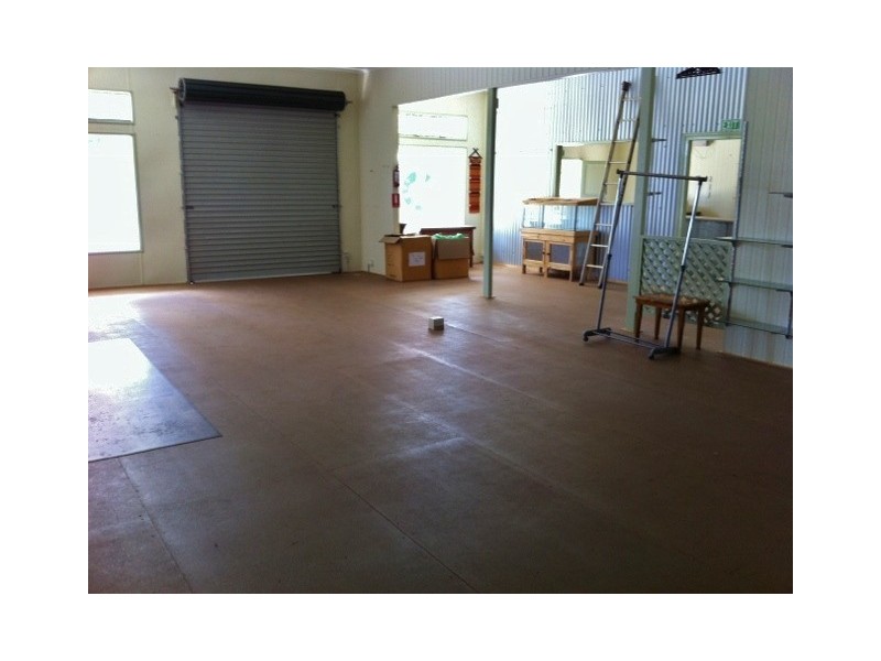10 Robertson St, Torbanlea QLD 4662
