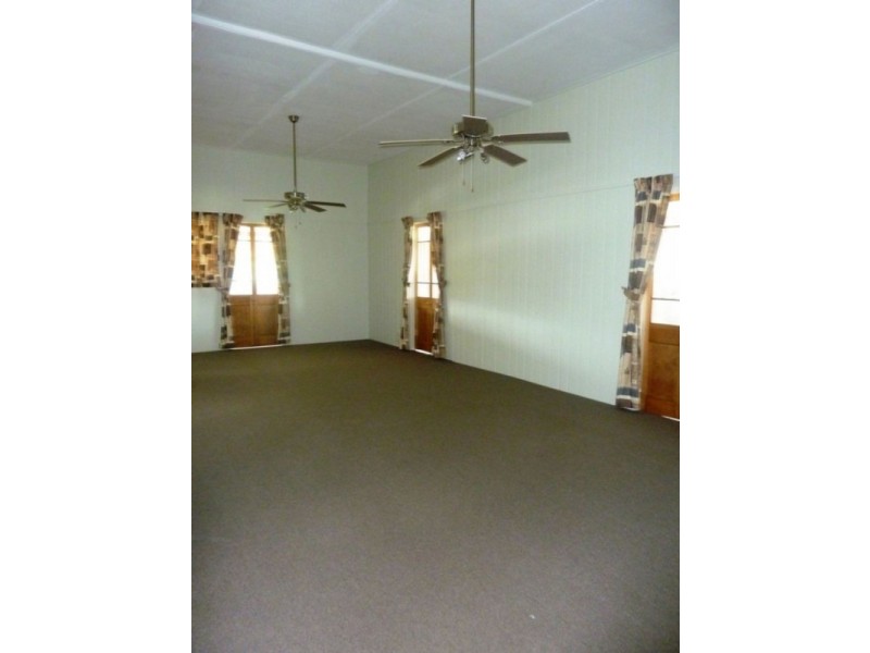 73 William St, Howard QLD 4659