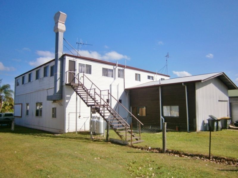 73 William St, Howard QLD 4659