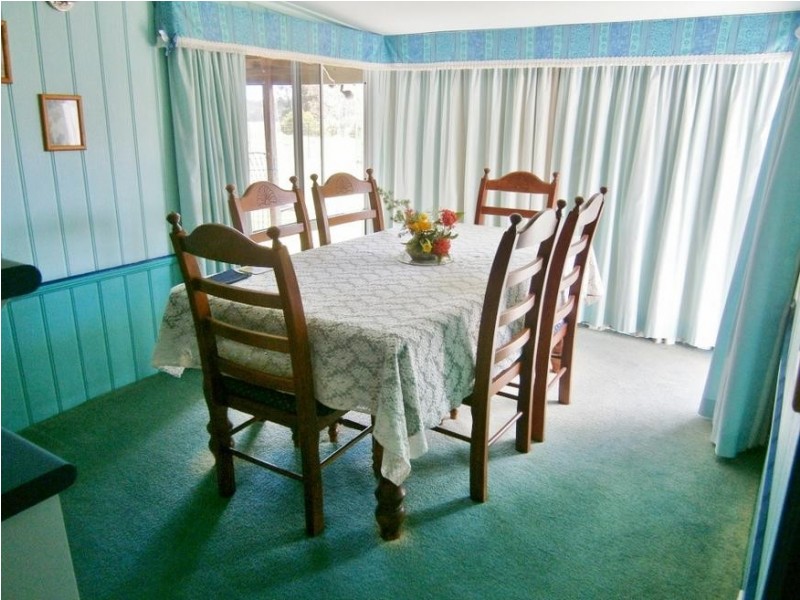 34 Smith Rd, Howard QLD 4659