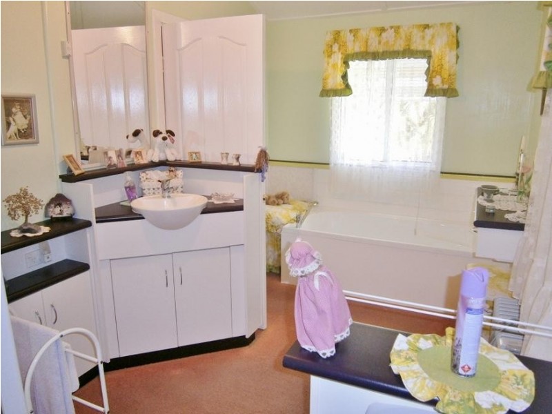 34 Smith Rd, Howard QLD 4659