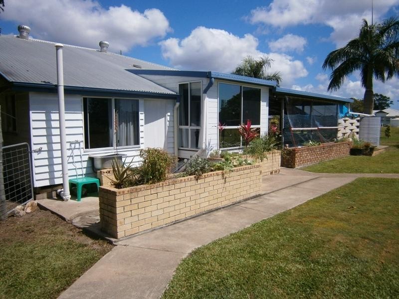 34 Smith Rd, Howard QLD 4659