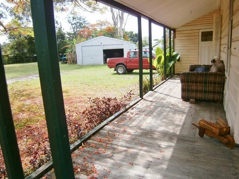 9-11 Woodrow Street, Howard QLD 4659