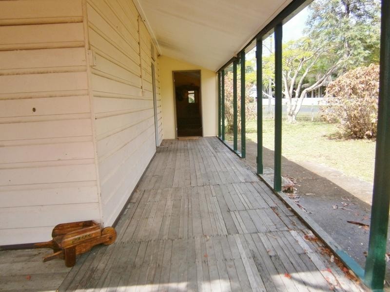 9-11 Woodrow Street, Howard QLD 4659