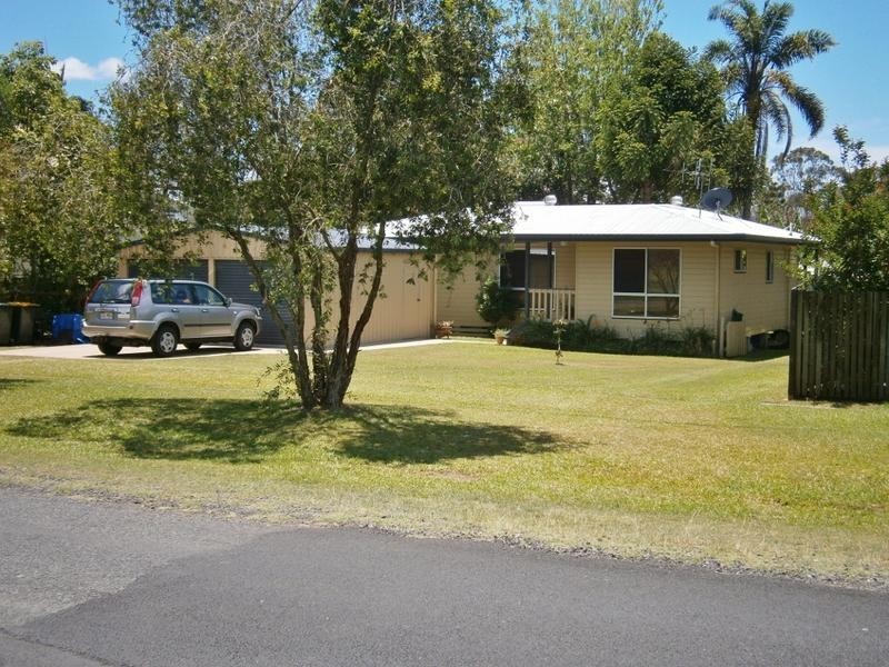 49 Thomas St, Howard QLD 4659