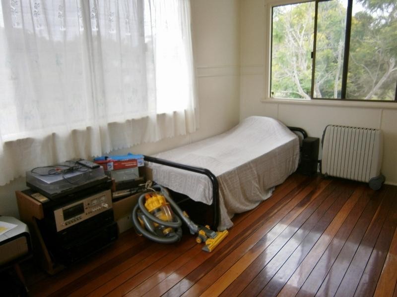 18 Spring St, Howard QLD 4659