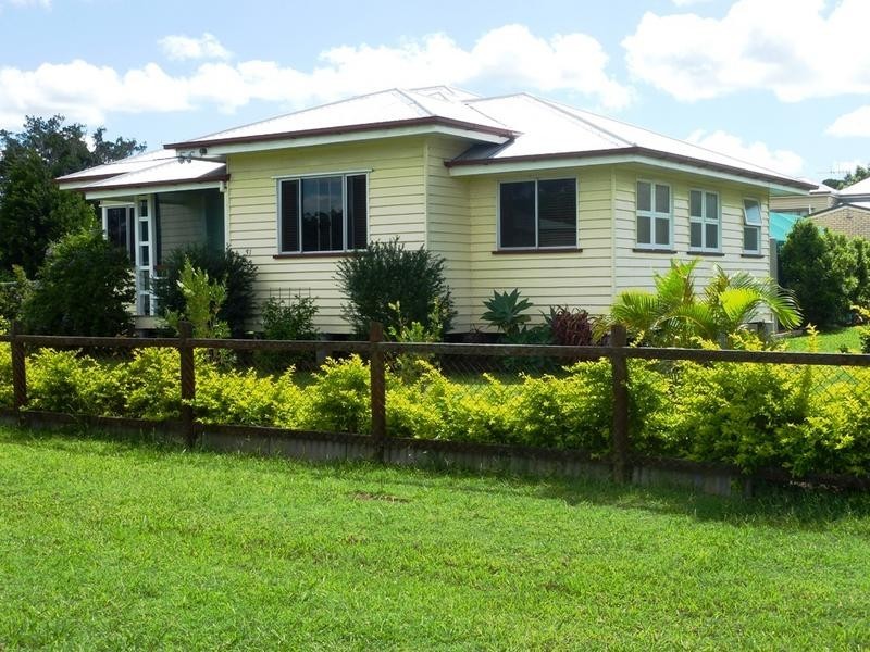 31 Hunter Street, Torbanlea QLD 4662