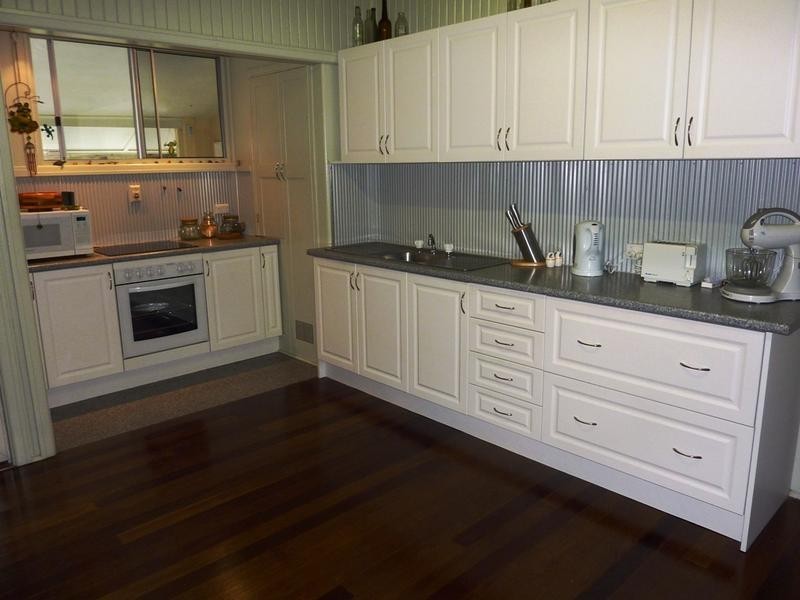 31 Hunter Street, Torbanlea QLD 4662