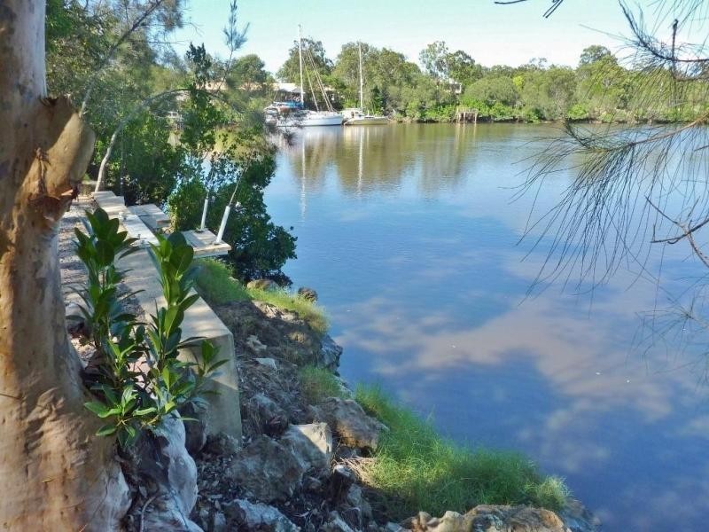 8 Jacqueline Drive, Pacific Haven QLD 4659