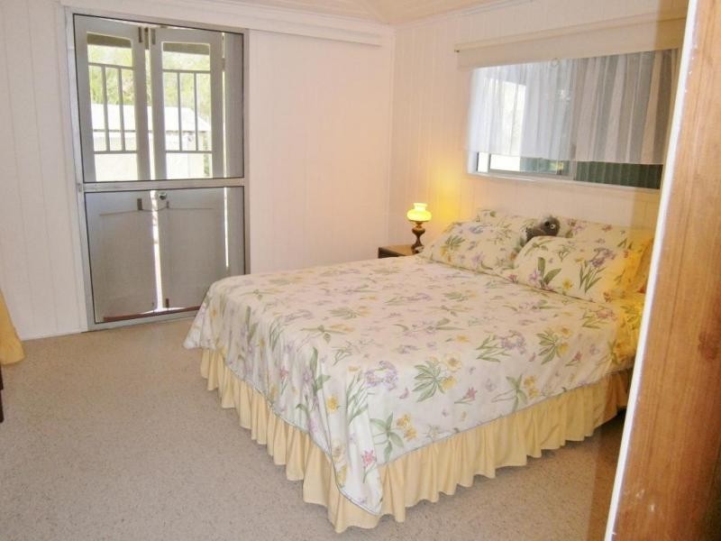 8 Jacqueline Drive, Pacific Haven QLD 4659