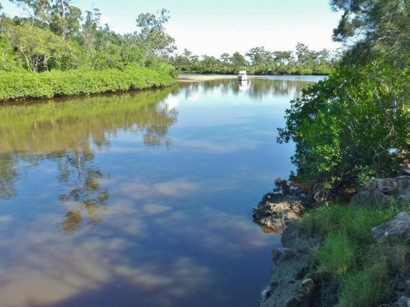 8 Jacqueline Drive, Pacific Haven QLD 4659