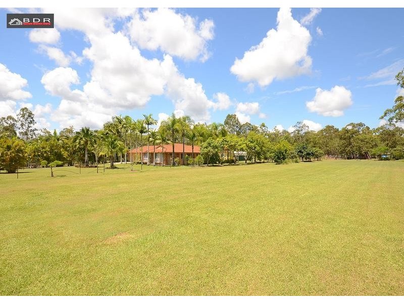 2-14 Thomas St, Howard QLD 4659