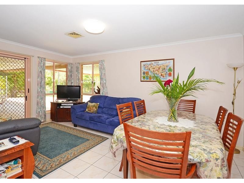 2-14 Thomas St, Howard QLD 4659