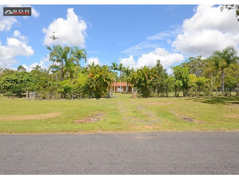 2-14 Thomas St, Howard QLD 4659