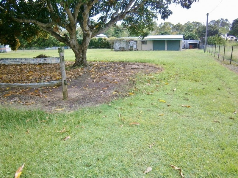 5 Charles St, Howard QLD 4659