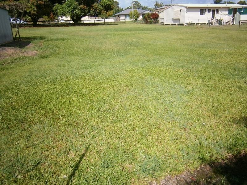 7 Charles St, Howard QLD 4659