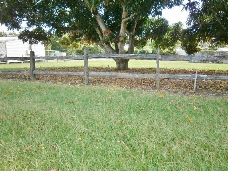 7 Charles St, Howard QLD 4659