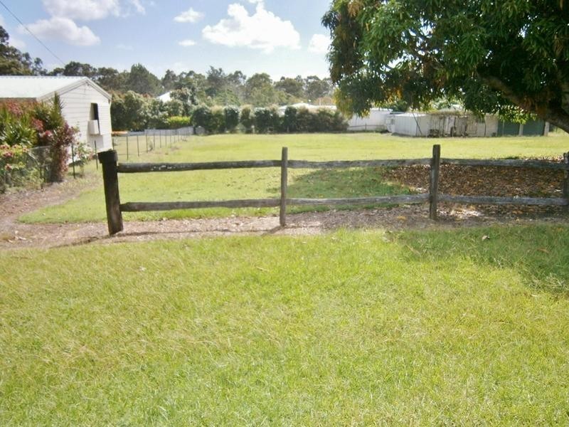 7 Charles St, Howard QLD 4659