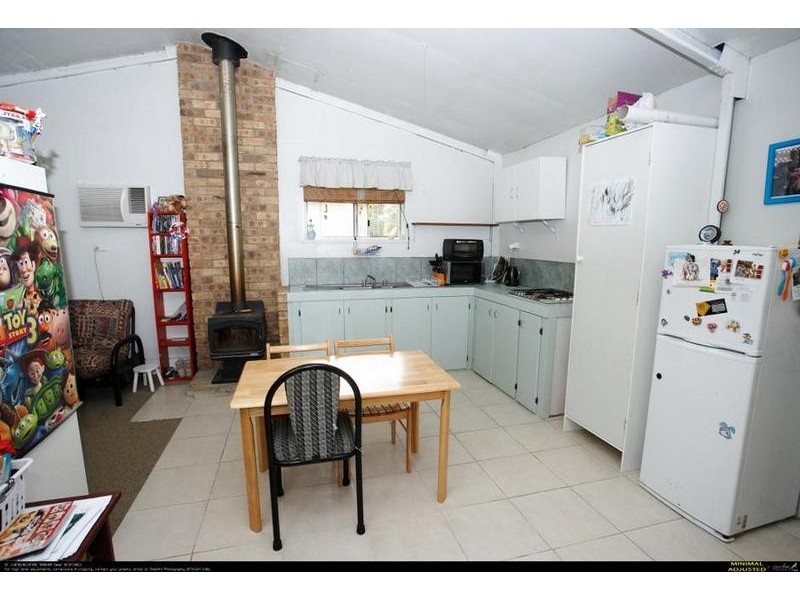 42 Joynsons Rd, Torbanlea QLD 4662