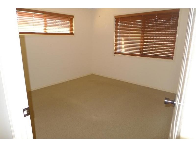 40 PHILIP ST, Howard QLD 4659