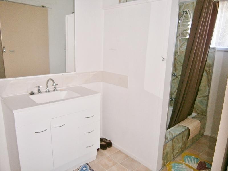 36 Hunter St, Torbanlea QLD 4662