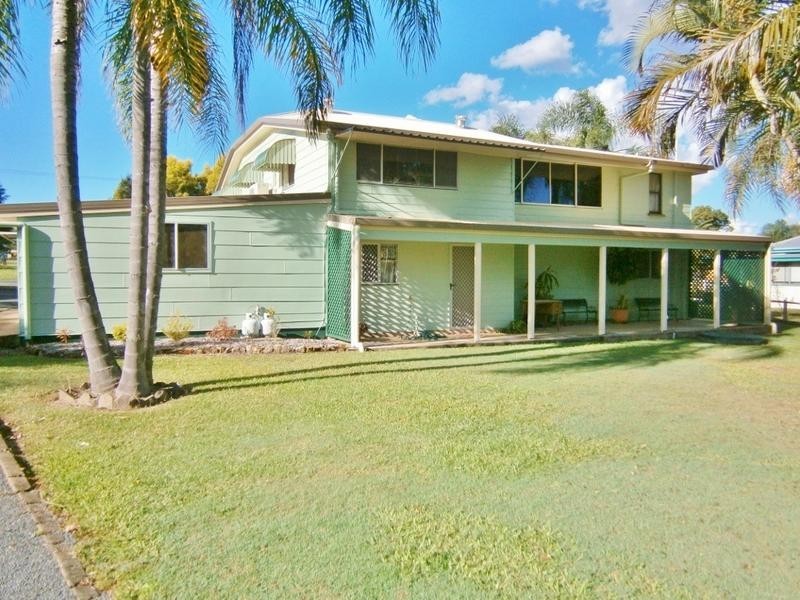 50 watkins st, Howard QLD 4659