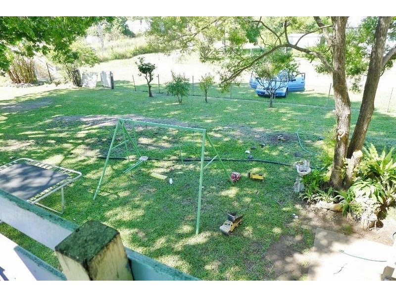 81 STELEY ST, Howard QLD 4659