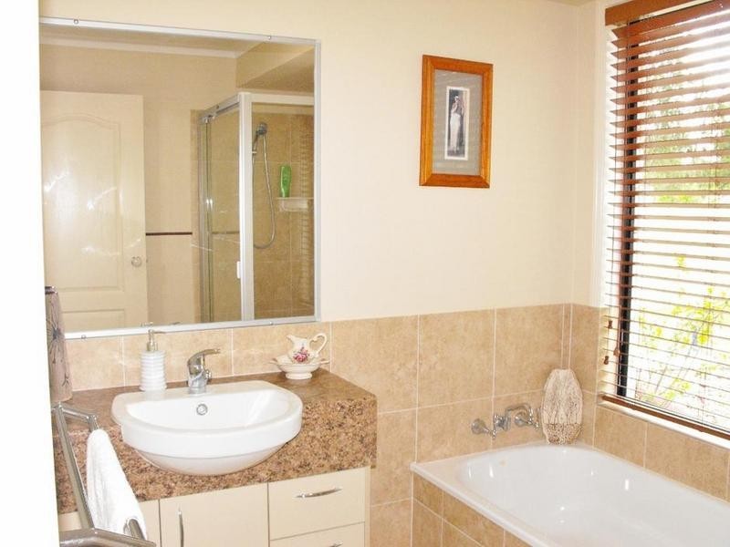 1 Brypat Close, Burrum Heads QLD 4659