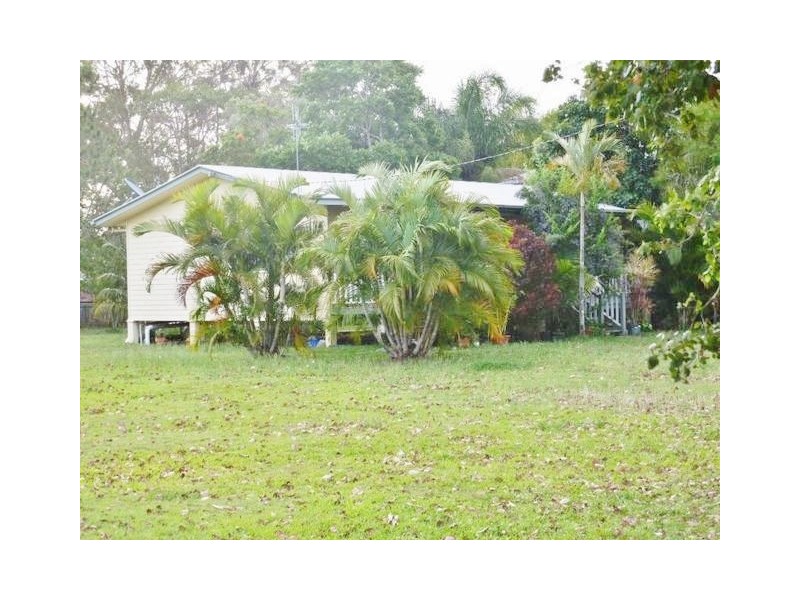 52 Robertson St, Torbanlea QLD 4662