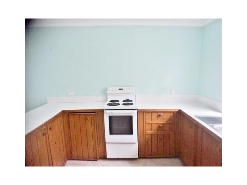 52 Robertson St, Torbanlea QLD 4662