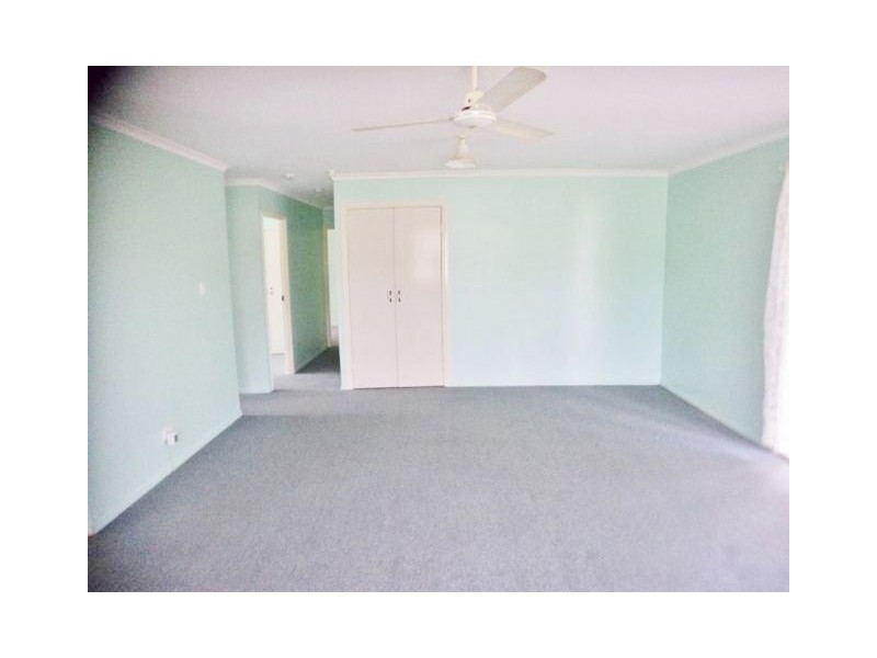 52 Robertson St, Torbanlea QLD 4662