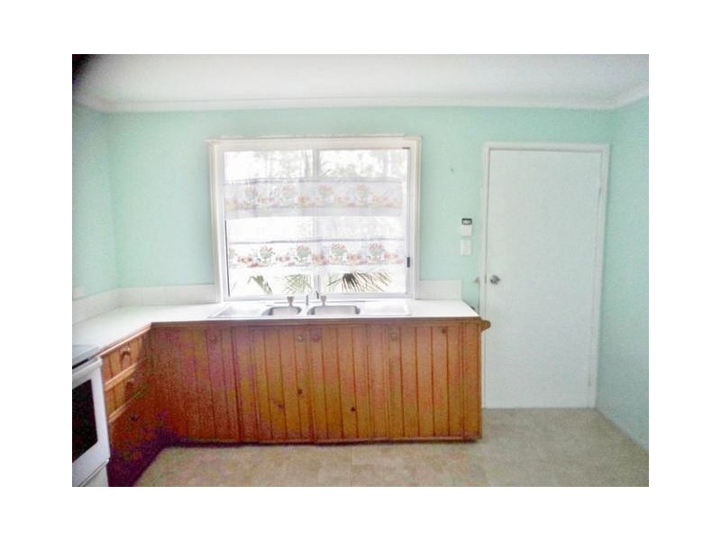 52 Robertson St, Torbanlea QLD 4662